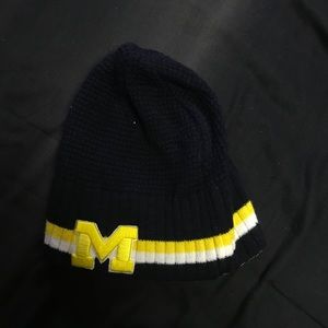 reversible u of m hat